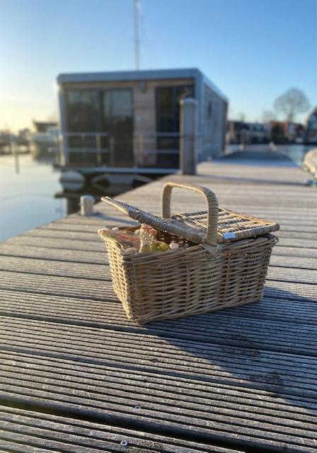 Luxe Houseboat Skoft Hotel Grou Exterior photo